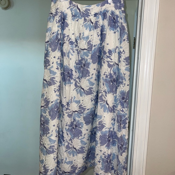 Lulu’s 2 piece set - Picture 2 of 3